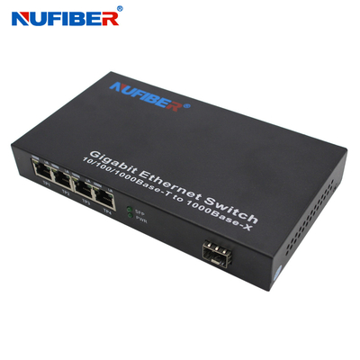 10/100/1000M 4-portowy port Rj45 + 1 SFP Konwerter mediów z przełącznikiem światłowodowym Ethernet